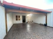 Casa com 3 dormitórios à venda, 90 m² por R$ 570.000,00...