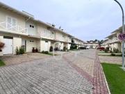 Casa com 3 dormitórios à venda, 99 m² por R$ 580.000,00...