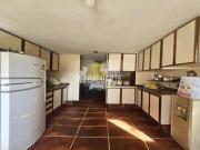 Casa com 3 dormitórios á venda em Condomínio. Aceita...