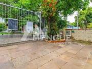 Casa com 3 dormitórios e 2 vagas de garagem, à venda no...