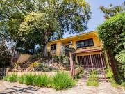 Casa com 3 dormitórios em Porto Alegre