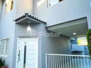 Casa com 3 dormitórios em Porto Alegre