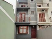 Casa com 3 dormitórios em Porto Alegre
