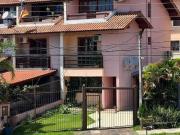 Casa com 3 dormitórios no bairro Morro Santana