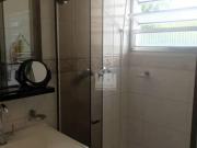 Casa com 3 dormitórios para alugar, 106 m² por R$...