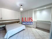 Casa com 3 dormitórios para alugar, 157 m² por R$...