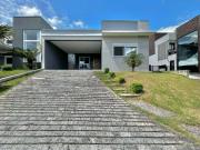 Casa com 3 dormitórios para alugar, 160 m² por R$...