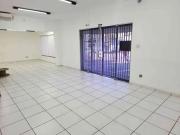 Casa com 3 dormitórios para alugar, 188 m² por R$...