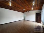 Casa com 3 dormitórios para alugar, 200 m² por R$...