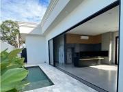 Casa com 3 dormitÃ³rios para alugar, 240 mÂ² por R$...
