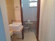Casa com 3 dormitórios para alugar, 249 m² por R$...