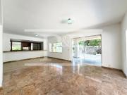 Casa com 3 dormitórios para alugar, 580 m² por R$...