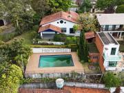 Casa com 3 dormitórios, piscina, sauna e churrasqueira...