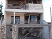 Casa com 3 dormitórios, sendo 1 suite à venda, 309 m²...