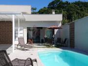 Casa com 3 dormitórios, sendo 1 suíte ampla e...