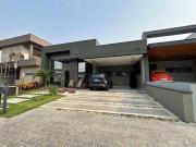Casa com 3 dormitórios sendo 1 suíte e 2 demi suítes à...