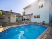 Casa com 3 dormitórios, sendo 3 suítes para venda Granja...