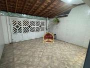 Casa com 3 dormitórios, uma suíte com closet,...