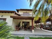 Casa com 3 dorms c/ piscina em condomínio fechado