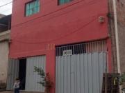 CASA COM 3 MORADIAS