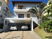 Casa com 3 Quartos 3 Suítes à venda, 308 m² por R$...