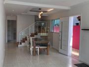 Casa com 3 quartos à venda, 136 m² por R$ 640.000,00