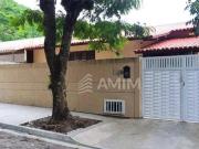 Casa com 3 Quartos à Venda, 170 m² Por R$ 1.150.000,00...