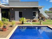 Casa com 3 quartos à venda, 172 m² por R$ 895.000...