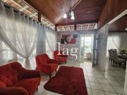 Casa com 3 quartos à venda, 180 m² por R$ 900.000...