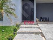 Casa com 3 quartos à venda, 212 m² por R$ 1.390.000...