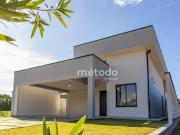 Casa com 3 quartos à venda, 227 m² por R$ 1.700.000...