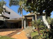 Casa com 3 quartos à venda, 240 m² por R$ 2.500.000...