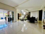 Casa com 3 quartos à venda, 250 m² por R$ 2.380.000...