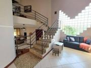 Casa com 3 quartos à venda, 439 m² por R$ 1.900.000...