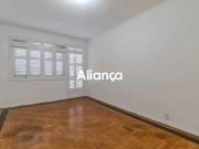 Casa com 3 quartos, dependência, piscina, churrasqueira...