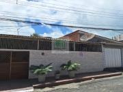 Casa com 3 Quartos e 1 banheiro à Venda, 150 m² por R$...