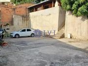 Casa com 3 Quartos e 1 banheiro à Venda, 500 m² por R$...