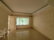 Casa com 3 Quartos e 2 banheiros à Venda, 107 m² por R$...