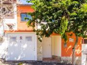 Casa com 3 Quartos e 2 banheiros à Venda, 117 m² por R$...