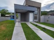 Casa com 3 Quartos e 2 banheiros à Venda, 120 m² por R$...