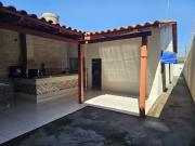 Casa com 3 Quartos e 2 banheiros à Venda, 130 m² por R$...