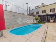 Casa com 3 Quartos e 2 banheiros à Venda, 157 m² por R$...