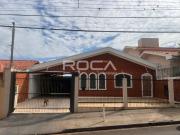 Casa com 3 Quartos e 2 banheiros à Venda, 164 m² por R$...