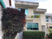 Casa com 3 Quartos e 2 banheiros à Venda, 171 m² por R$...