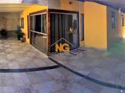 Casa com 3 Quartos e 2 banheiros à Venda, 200 m² por R$...