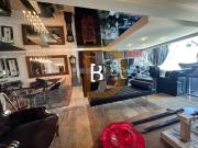 Casa com 3 Quartos e 2 banheiros à Venda, 220 m² por R$...