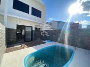 Casa com 3 Quartos e 2 banheiros à Venda, 240 m² por R$...