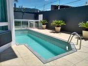 Casa com 3 Quartos e 2 banheiros à Venda, 272 m² por R$...