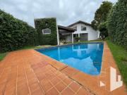 Casa com 3 Quartos e 2 banheiros à Venda, 400 m² por R$...