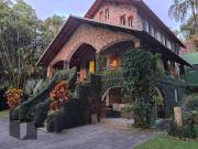 Casa com 3 Quartos e 2 banheiros à Venda, 419 m² por R$...
